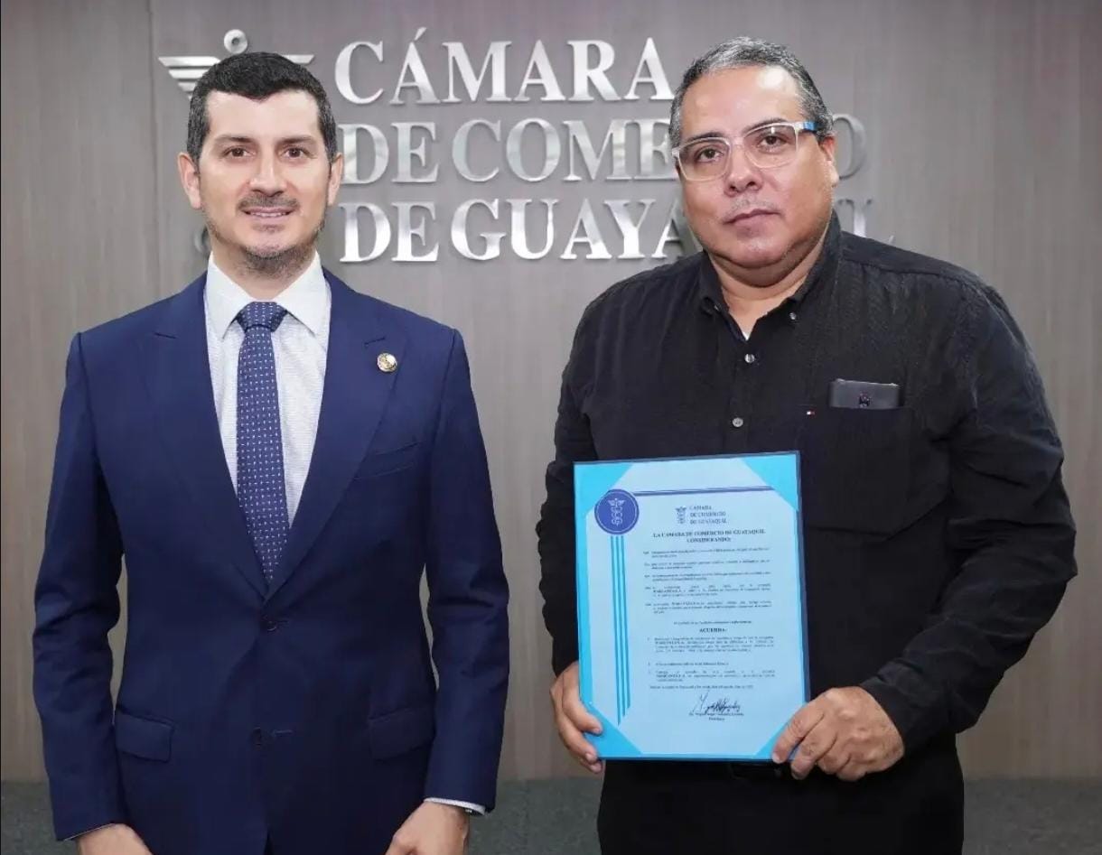 Reconocimiento por 15 años de afiliación a la Cámara de Comercio de Guayaquil
